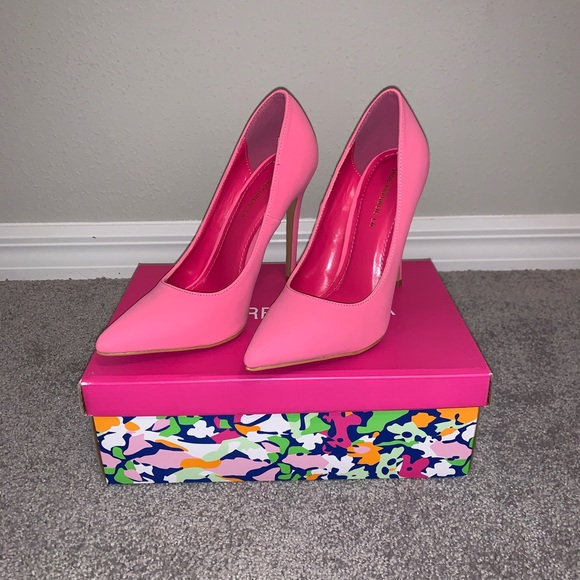 Shoe Republic LA Shoes - ❗️SOLD❗️NIB Hot Pink Shoe Republic Heels